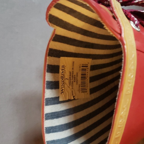 Wind River rubber boots. Size 7.  Little heel. Practically brand new.  Fun, cute - Picture 4 of 7